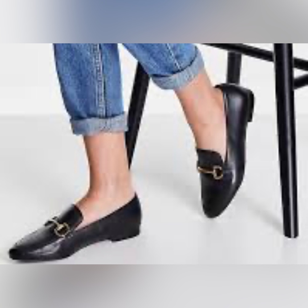 & Other Stories leather buckle loafer size 37 (size 7)